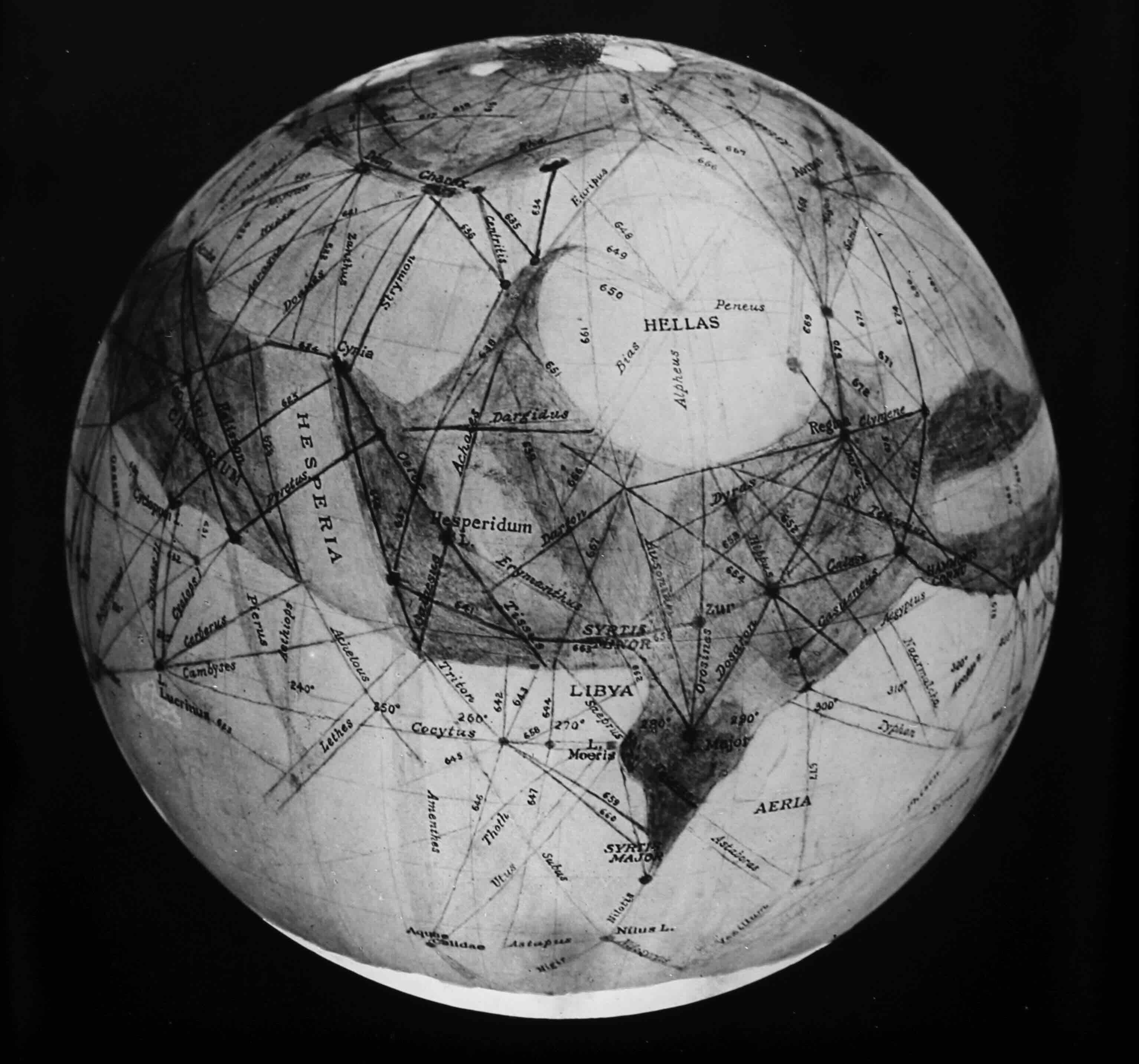 A 1900s estimation of the features of Mars